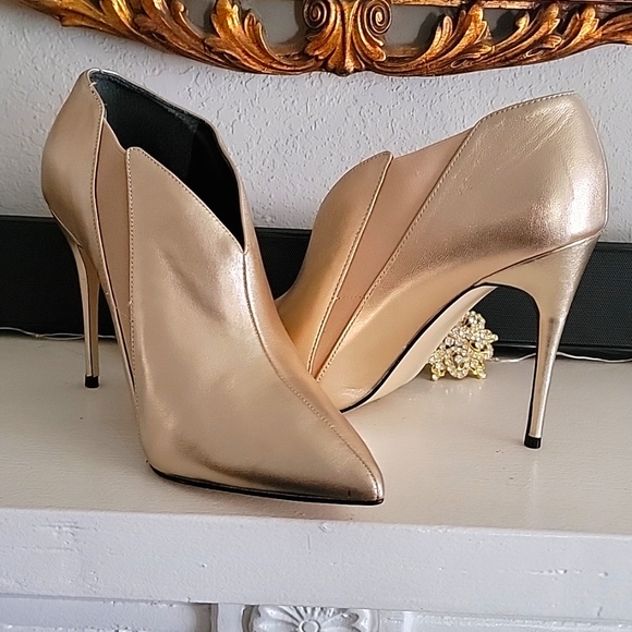 GUESS ANKLE BOOTIES - Picture 1 of 12